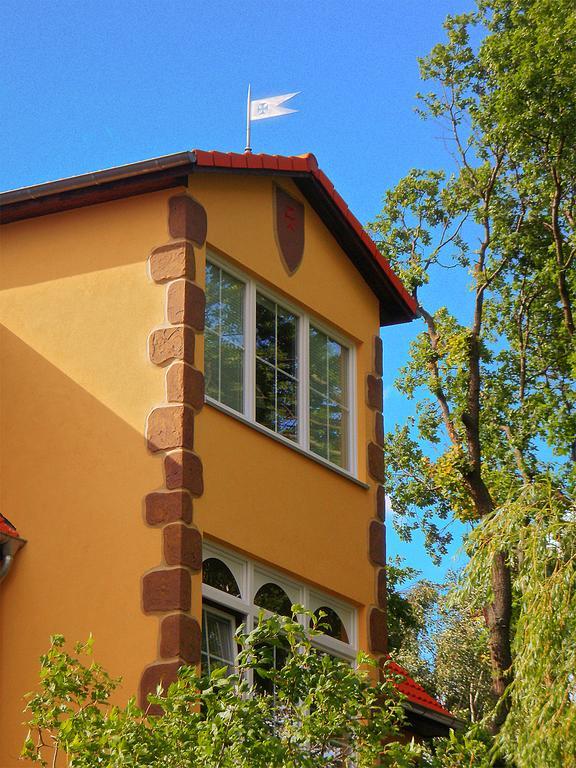 Ostsee-Rittergut-Ruegen Mit Binzhotel & Ordenskapelle & Romantikgut מראה חיצוני תמונה
